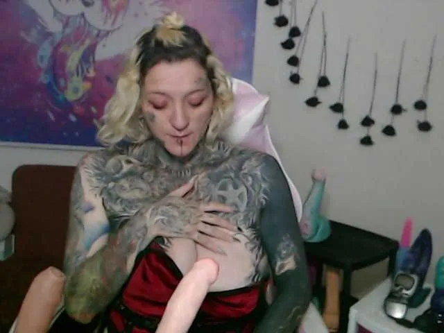 Live sex webcam photo for sloppytitss #291328729