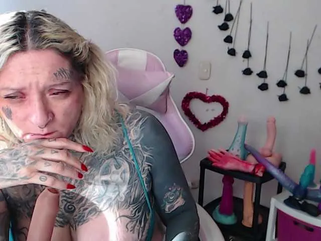 Live sex webcam photo for sloppytitss #293020278