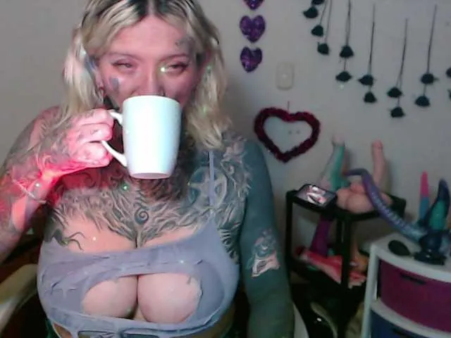 Live sex webcam photo for sloppytitss #293150782