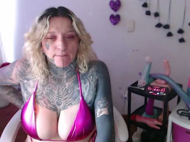Live sex webcam photo for sloppytitss #293473863