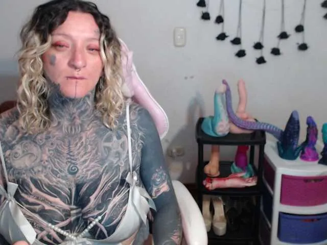 Live sex webcam photo for sloppytitss #294149522