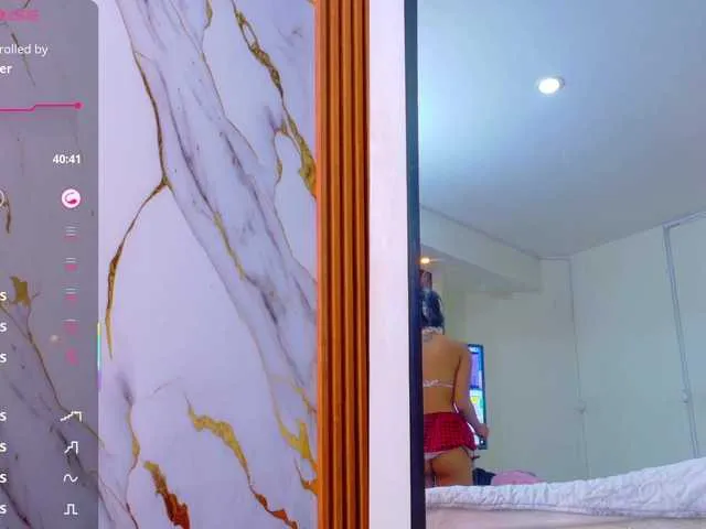 Live sex webcam photo for slutlittlegir #291323796
