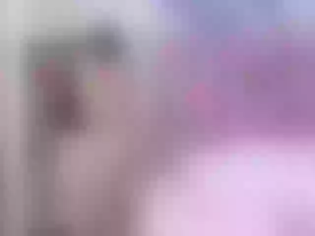 Live sex webcam photo for slutlittlegir #291337456