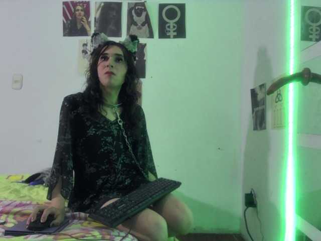 Live sex webcam photo for slutty-pet #276097322