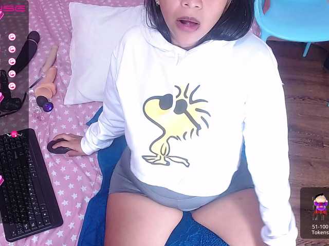 Live sex webcam photo for sluttywife #275578395