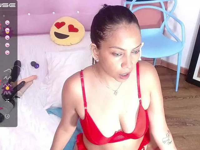 Live sex webcam photo for sluttywife #275602131