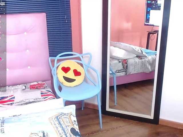 Live sex webcam photo for sluttywife #275659125