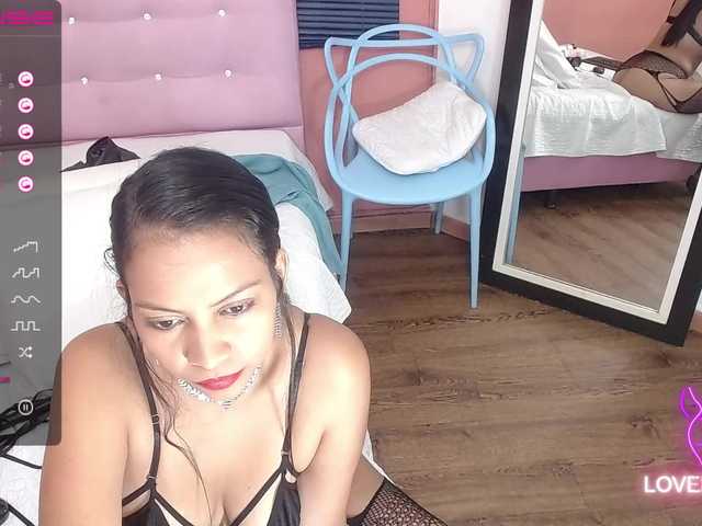 Live sex webcam photo for sluttywife #275970341