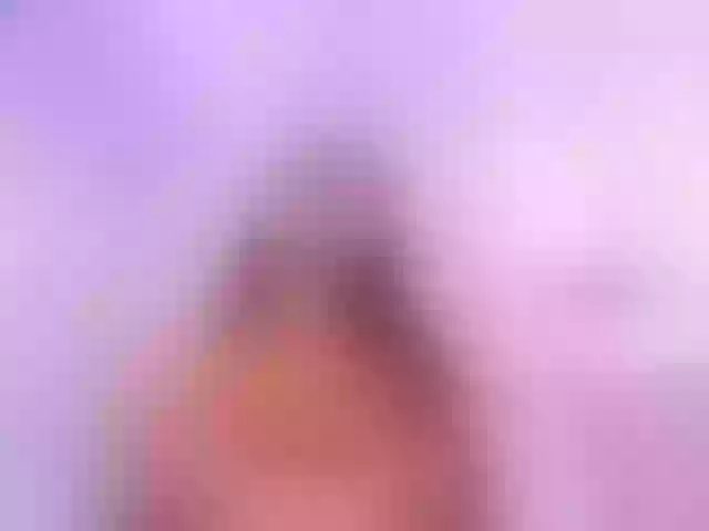 Live sex webcam photo for soffy-18 #277787222