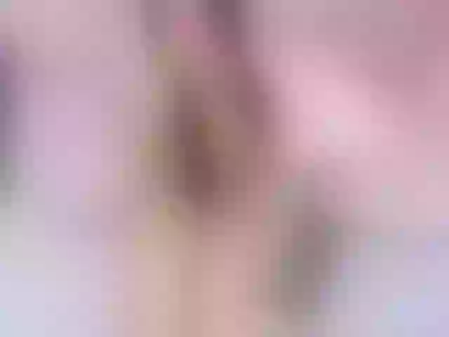 Live sex webcam photo for soffy-18 #277970225
