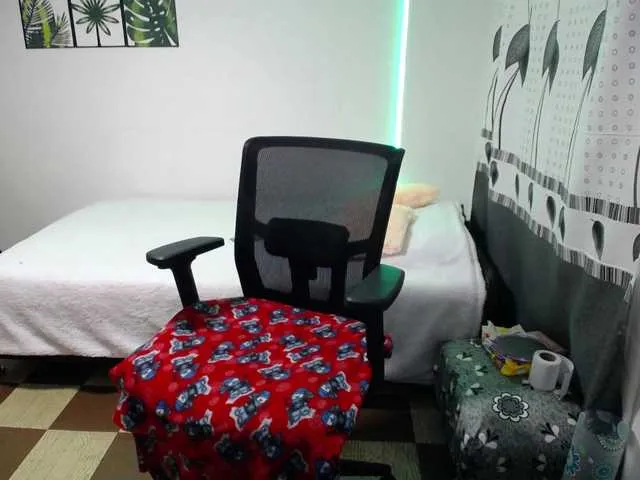 Live sex webcam photo for sofi-52 #274110380