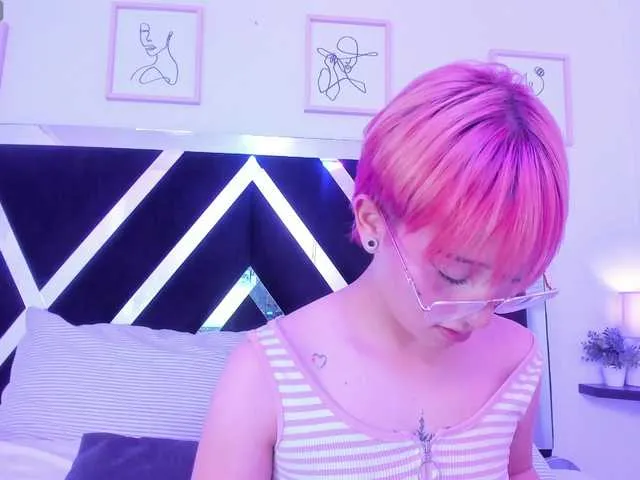 Live sex webcam photo for sofi-baker #277140929