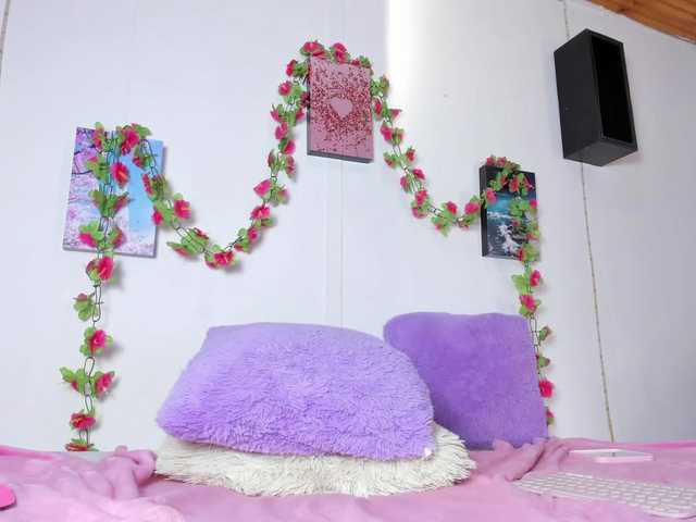 Live sex webcam photo for sofia-17 #276151215