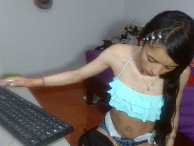 Live sex webcam photo for sofia-21x #276362380