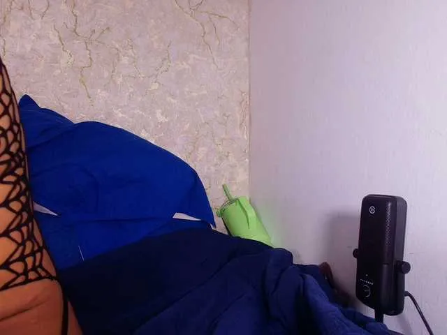 Live sex webcam photo for sofia-bb #291757155