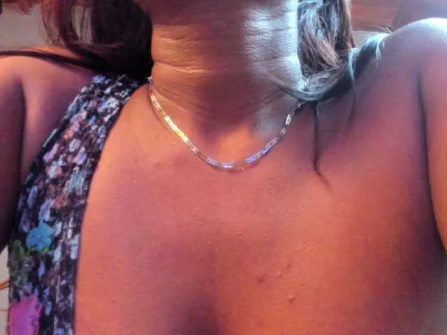 Live sex webcam photo for sofia-ebony #276623896