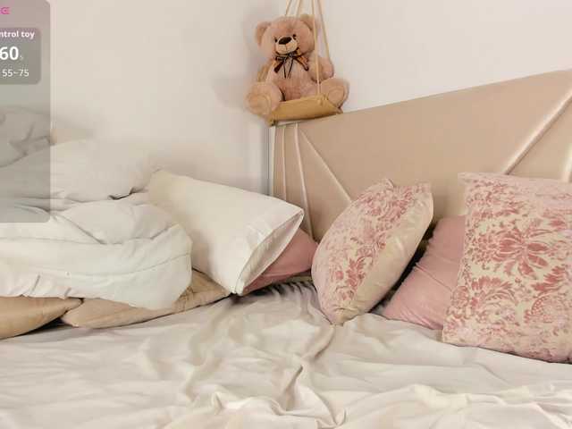 Live sex webcam photo for sofia-grey #291695470