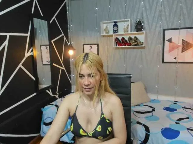 Live sex webcam photo for sofia-joness #275666016