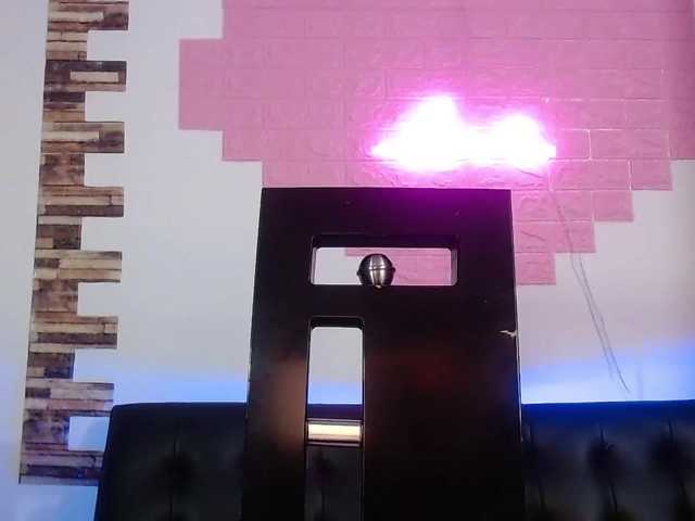 Live sex webcam photo for sofia-lopez40 #273118860