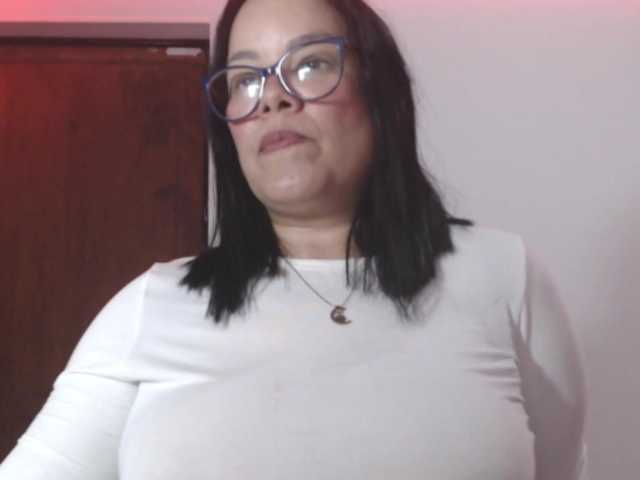 Live sex webcam photo for sofia-mature1 #290323867