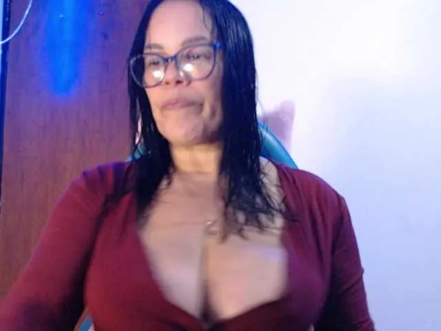 Live sex webcam photo for sofia-mature1 #290955206