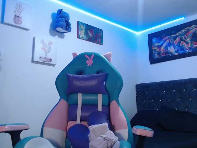 Live sex webcam photo for sofia-mature1 #291755827