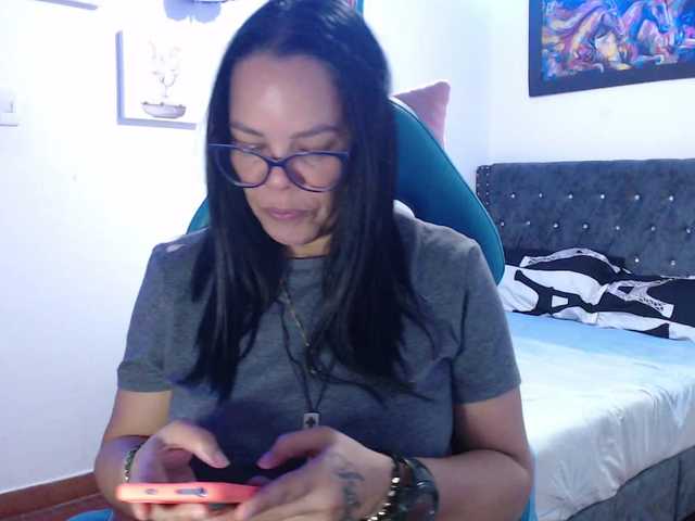 Live sex webcam photo for sofia-mature1 #291834419