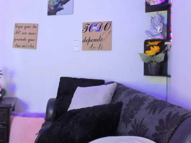 Live sex webcam photo for sofia-sallie #288082634