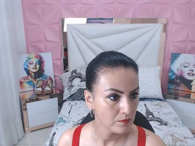 Live sex webcam photo for sofia-sexyboobs #276984852