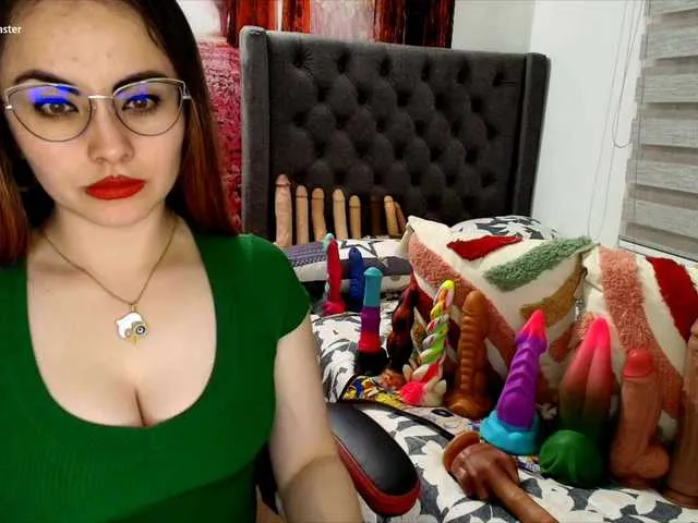 Live sex webcam photo for sofia23dirty #290843617
