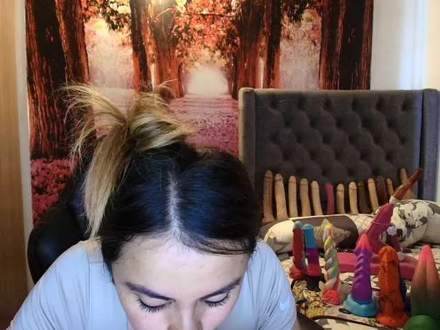 Live sex webcam photo for sofia23dirty #292377629