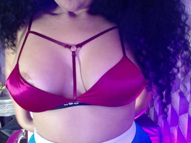 Live sex webcam photo for sofiacowperx #290453094