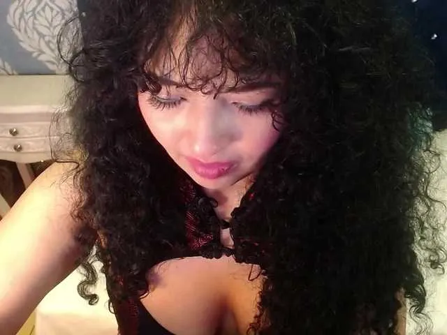 Live sex webcam photo for sofiacowperx #293900564