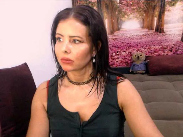 Live sex webcam photo for sofialiuba #274559668