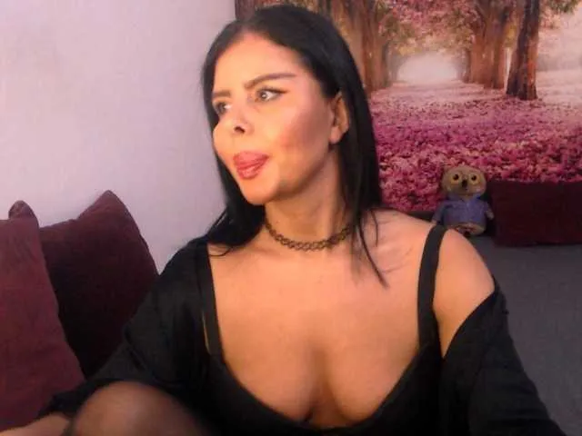 Live sex webcam photo for sofialiuba #277570083