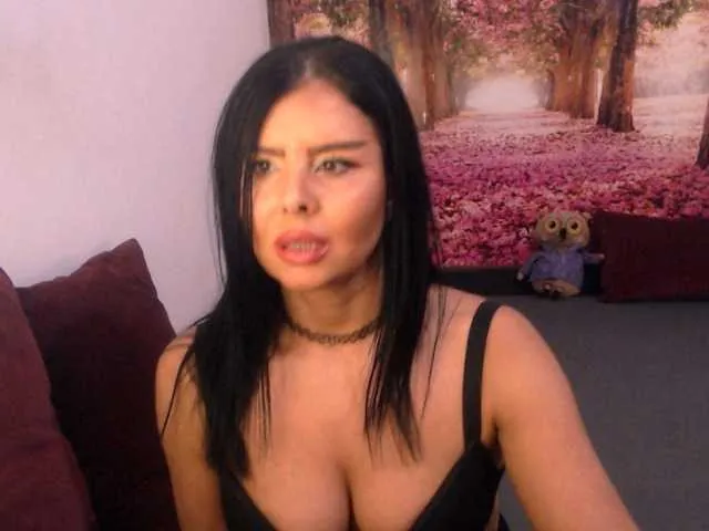 Live sex webcam photo for sofialiuba #277576840
