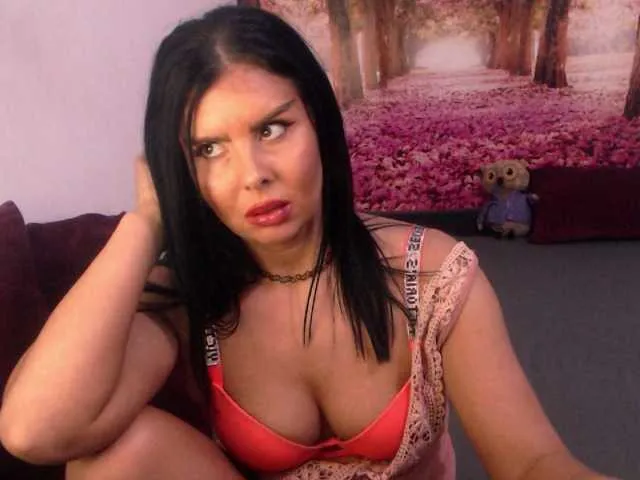 Live sex webcam photo for sofialiuba #277583586