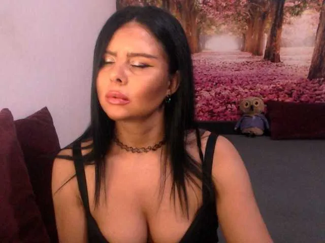 Live sex webcam photo for sofialiuba #277777840