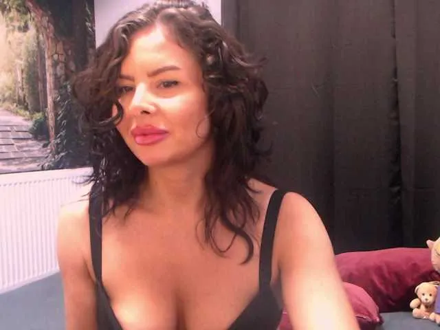 Live sex webcam photo for sofialiuba #292039184