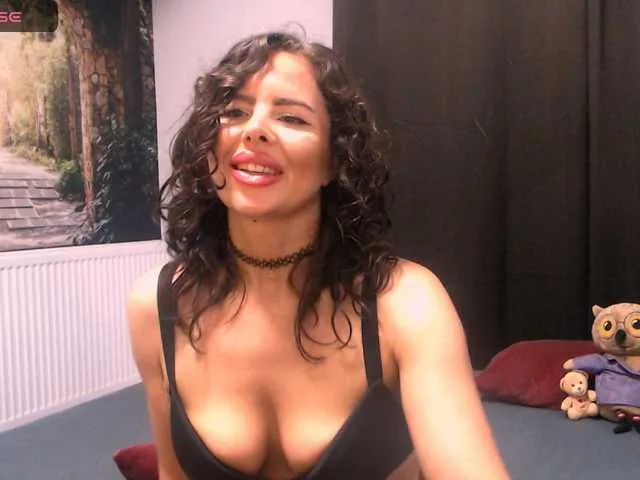 Live sex webcam photo for sofialiuba #293376427