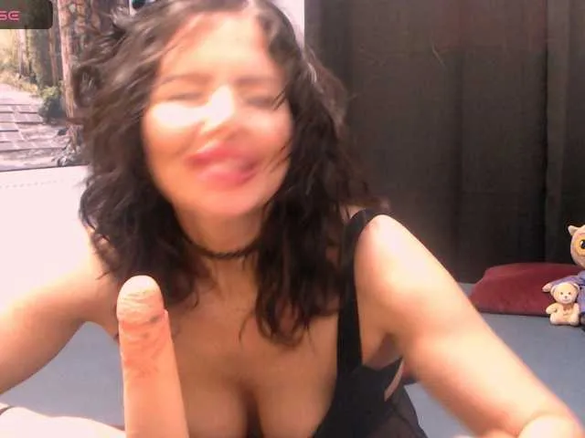 Live sex webcam photo for sofialiuba #293470024