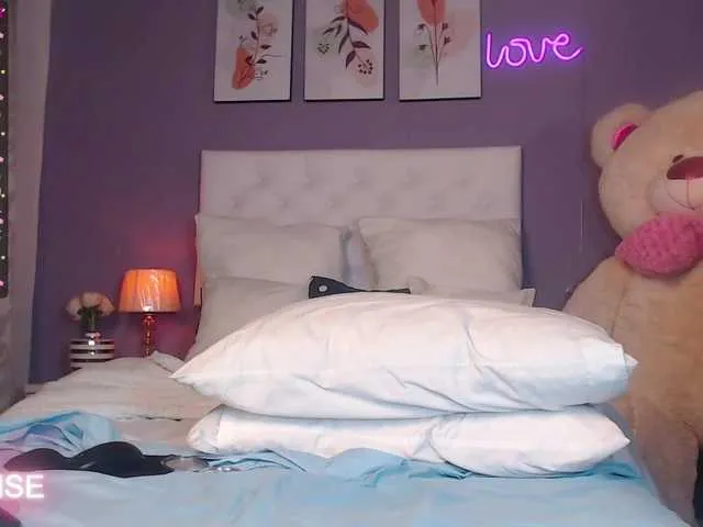 Live sex webcam photo for sofiarobertss #272471019