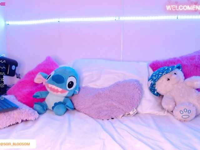 Live sex webcam photo for sofibloosom #275696622