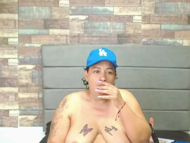 Live sex webcam photo for sofie-storm #277005933