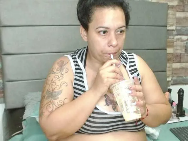 Live sex webcam photo for sofie-storm #277010600