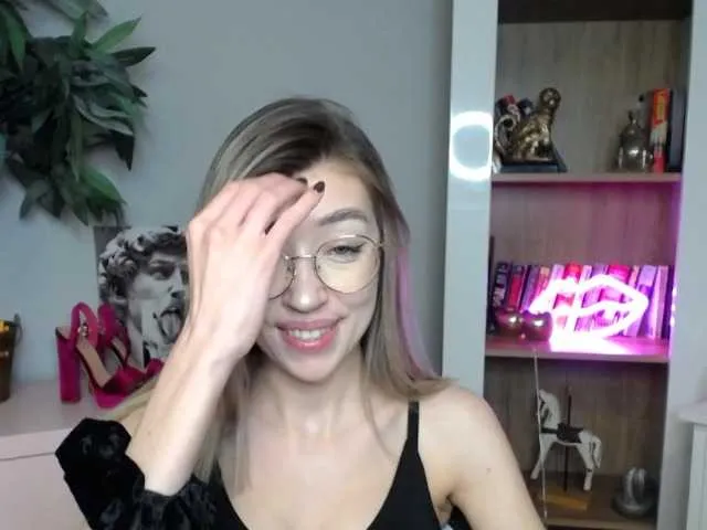 Live sex webcam photo for soft-alexa #273055379