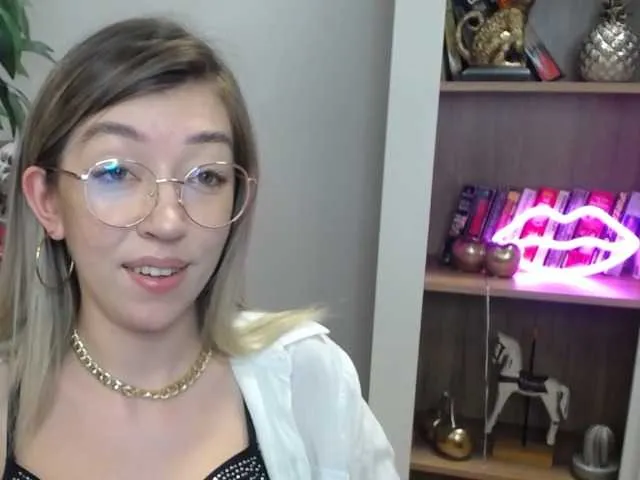 Live sex webcam photo for soft-alexa #273340394