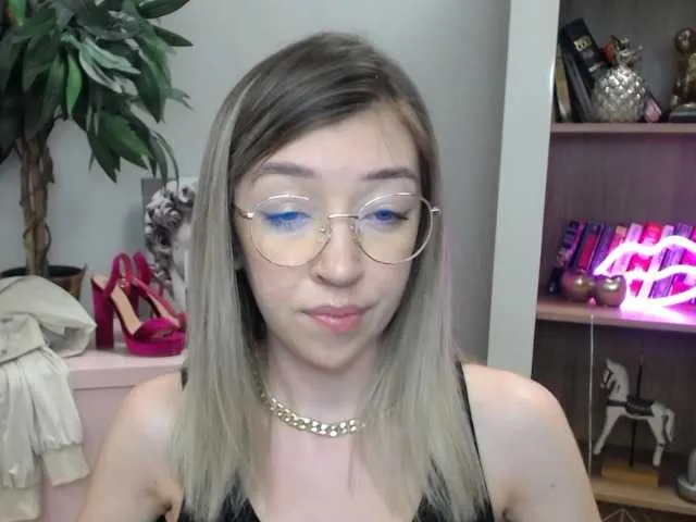 Live sex webcam photo for soft-alexa #273361427