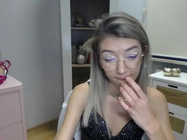 Live sex webcam photo for soft-alexa #274506615