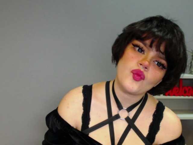 Live sex webcam photo for soft-kimmy #272058607